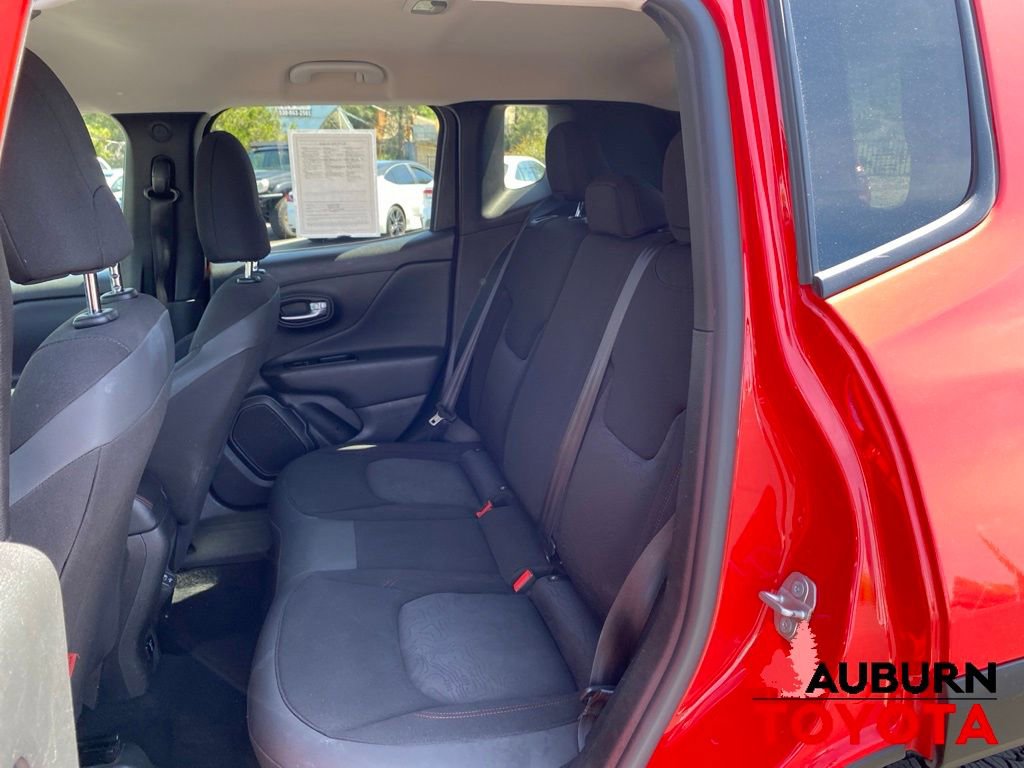 Used 2020 Jeep Renegade Trailhawk w/ Cold Weather Group AWD/4WD image 19