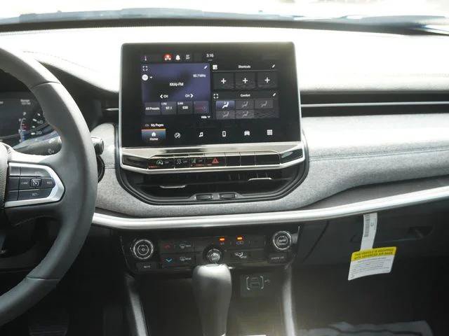 Certified 2023 Jeep Compass Latitude AWD/4WD image 16
