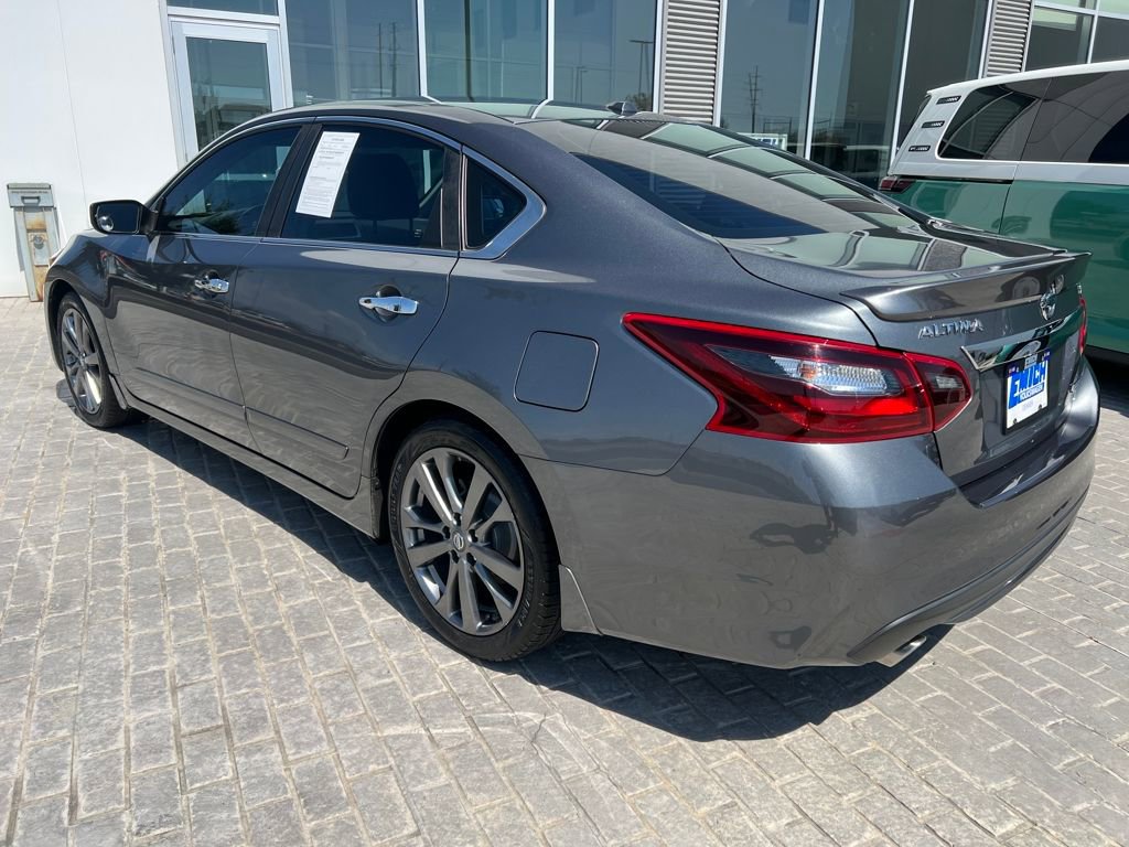 Used 2018 Nissan Altima 2.5 SR w/ SR Special Edition image 3