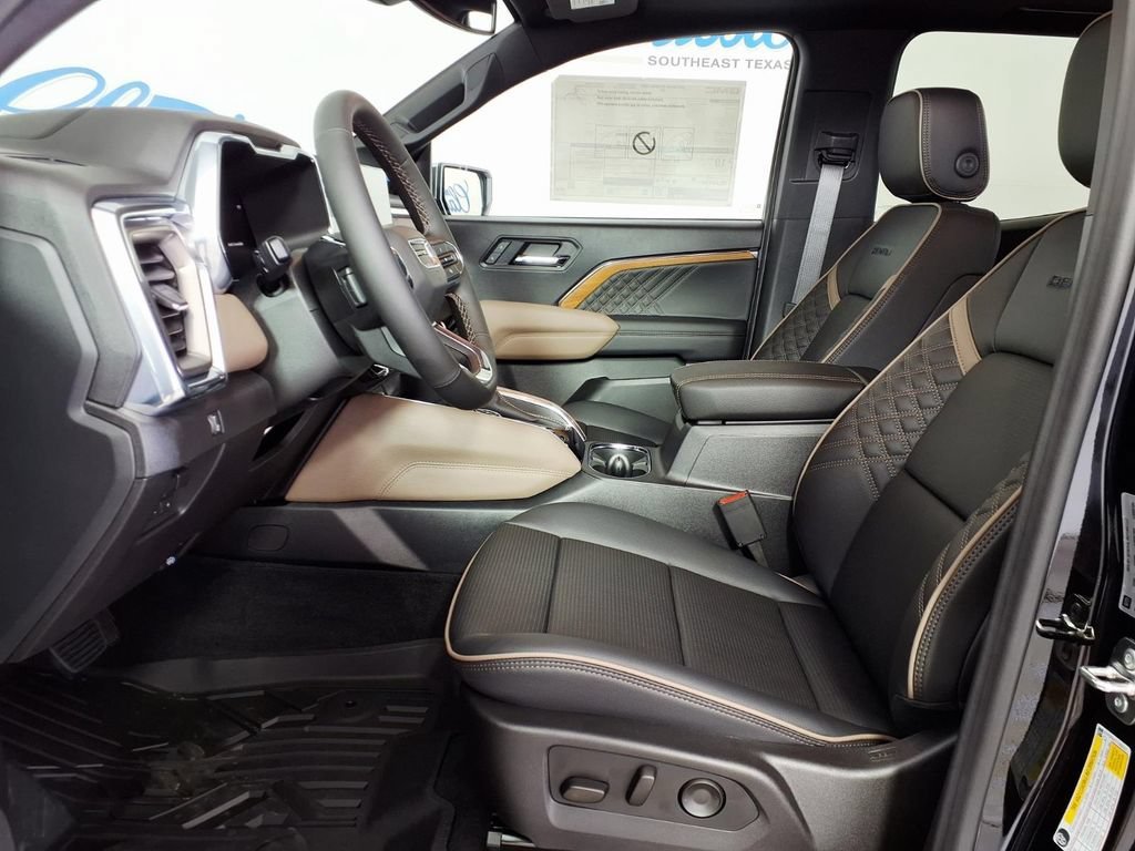 New 2026 GMC Canyon Denali w/ LPO, Denali Black Edition AWD/4WD image 8