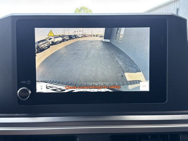 Used 2025 Toyota 4Runner SR5 AWD/4WD image 8