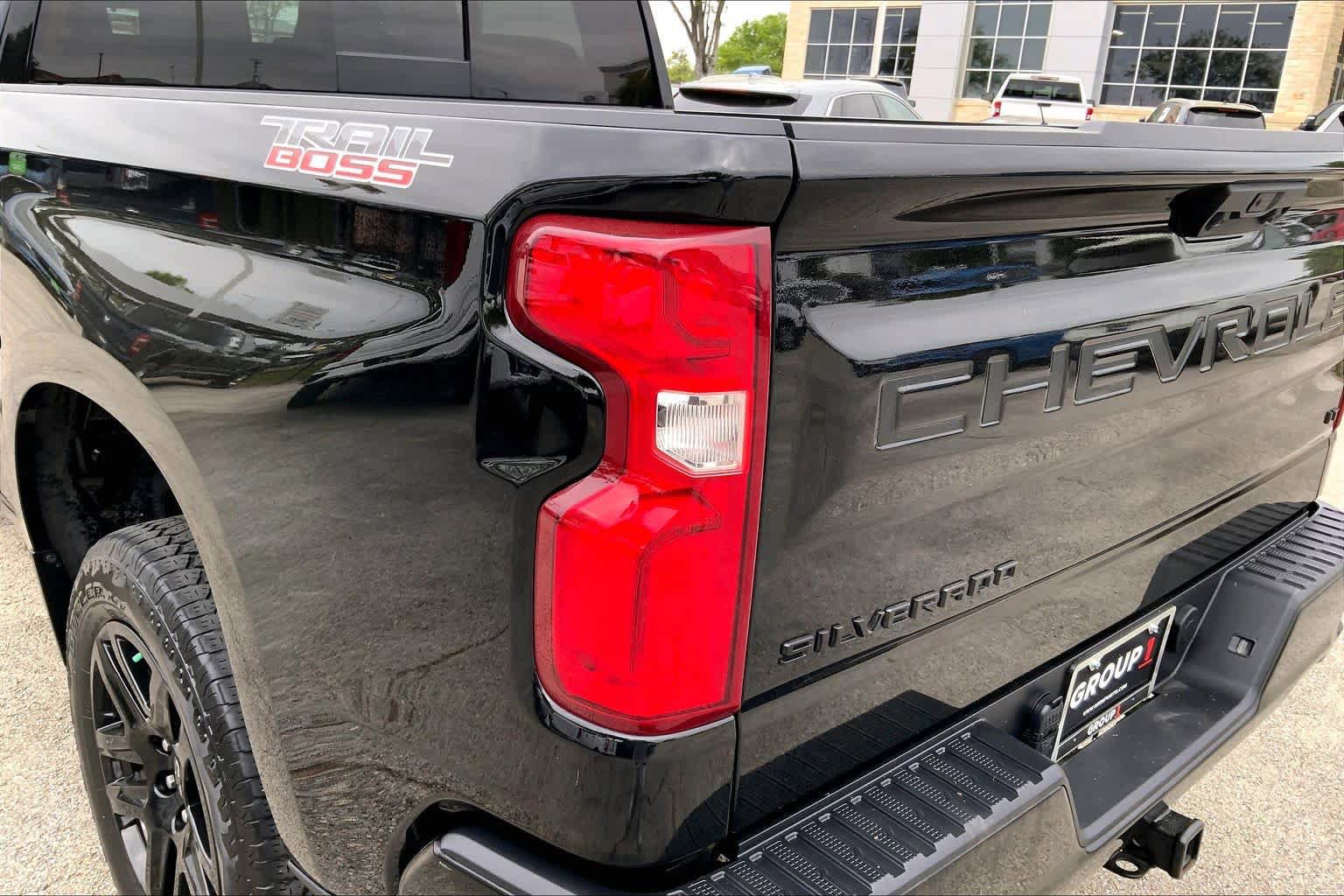Used 2024 Chevrolet Silverado 1500 LT Trail Boss w/ Convenience Package II AWD/4WD image 25