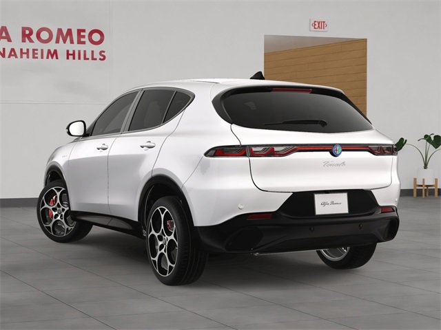 New 2025 Alfa Romeo Tonale w/ Premium Package image 4