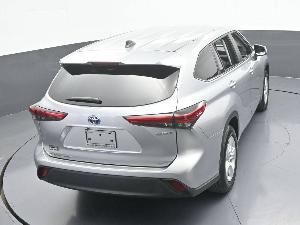 Used 2023 Toyota Highlander LE image 54