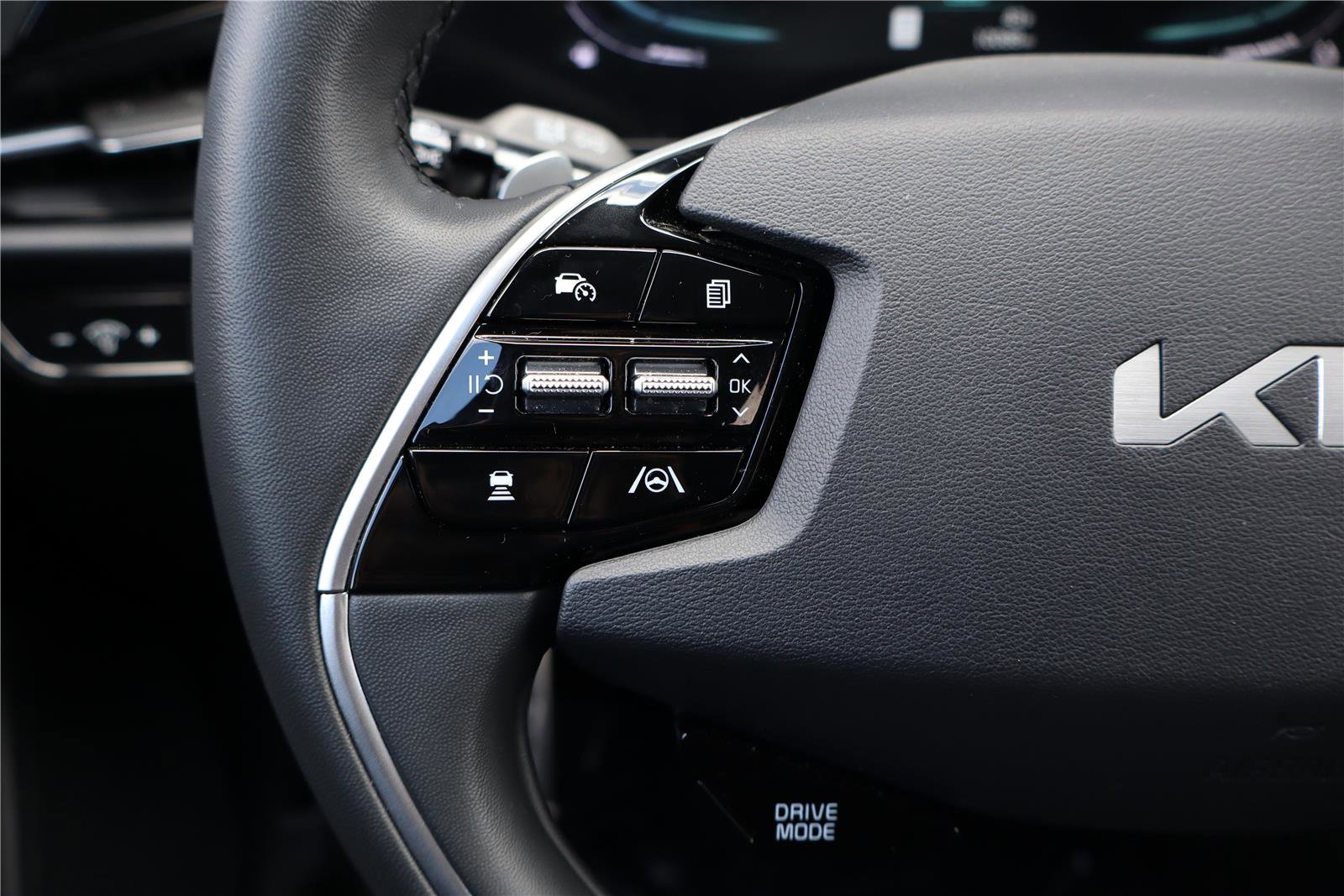 Certified 2025 Kia Niro EX Touring image 17