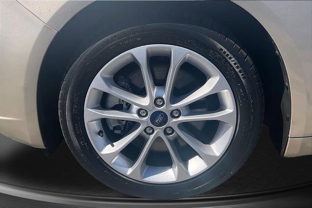 Used 2019 Ford Fusion Energi Titanium image 9