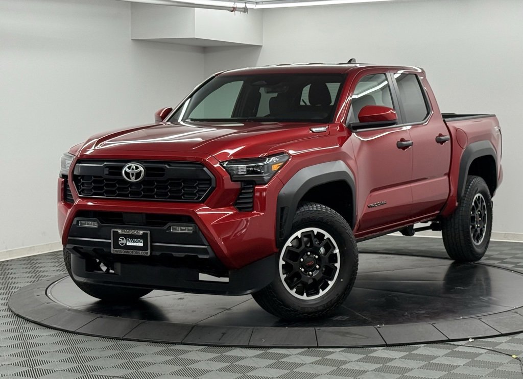 Used 2025 Toyota Tacoma TRD Off-Road image 2