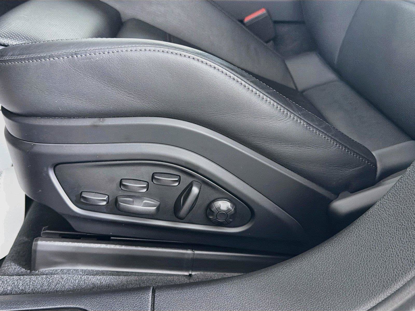 Certified 2025 Porsche Panamera GTS AWD/4WD image 32