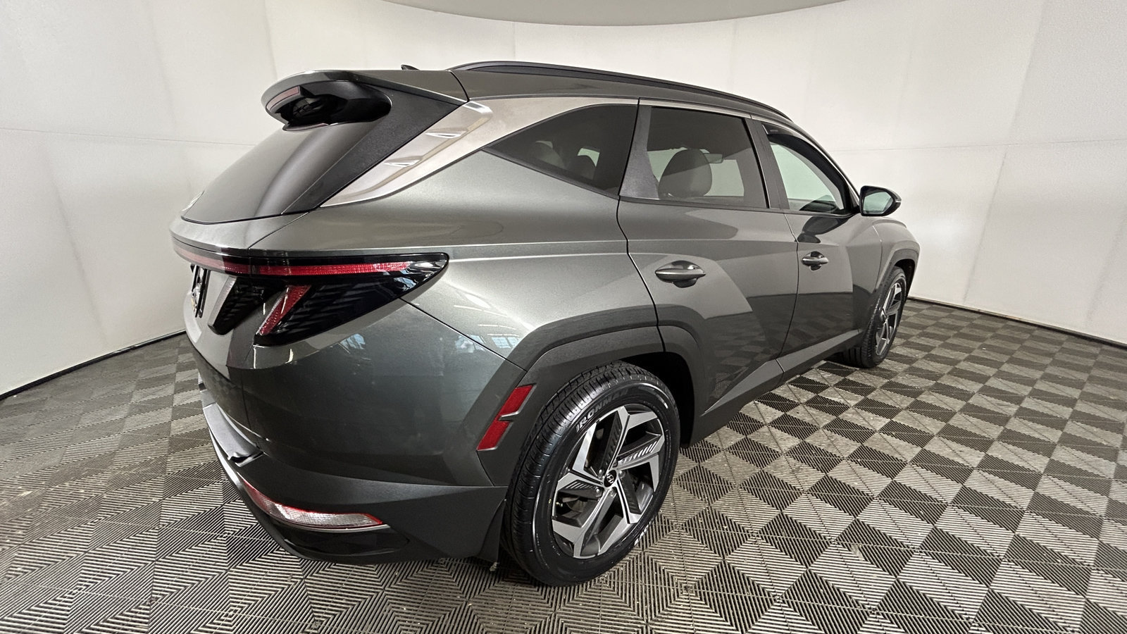Used 2023 Hyundai Tucson SEL w/ Convenience Package FWD image 3