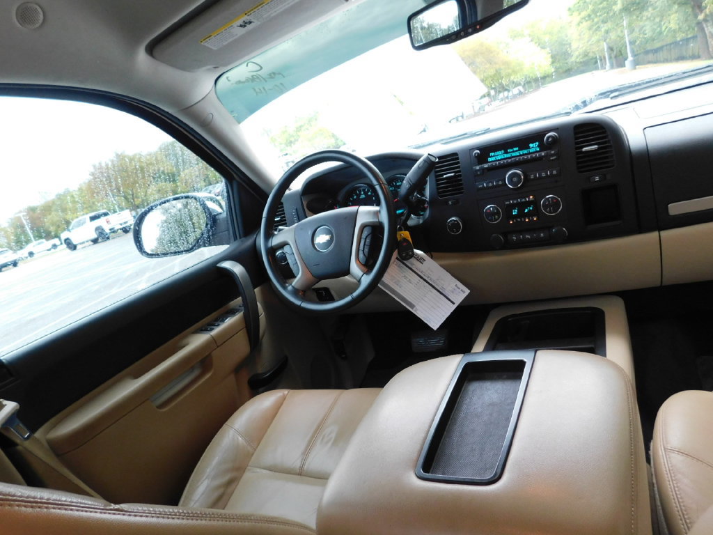 Used 2011 Chevrolet Silverado 1500 LT w/ All-Star Edition AWD/4WD image 6