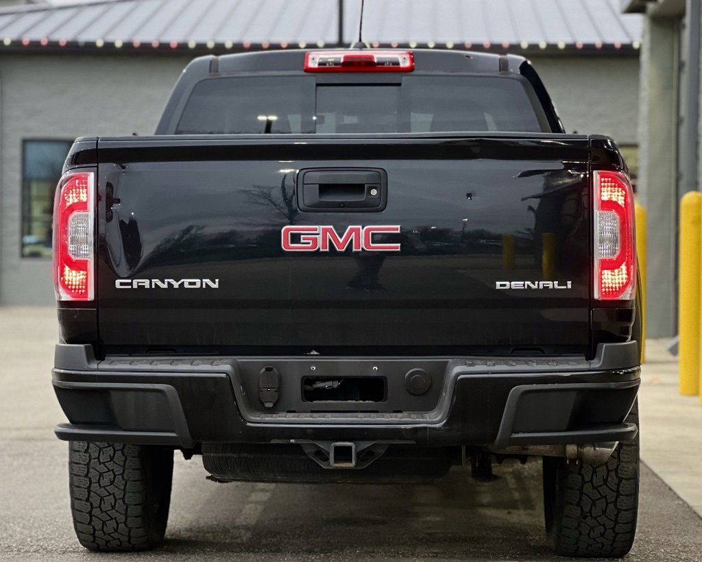 Used 2018 GMC Canyon Denali image 7