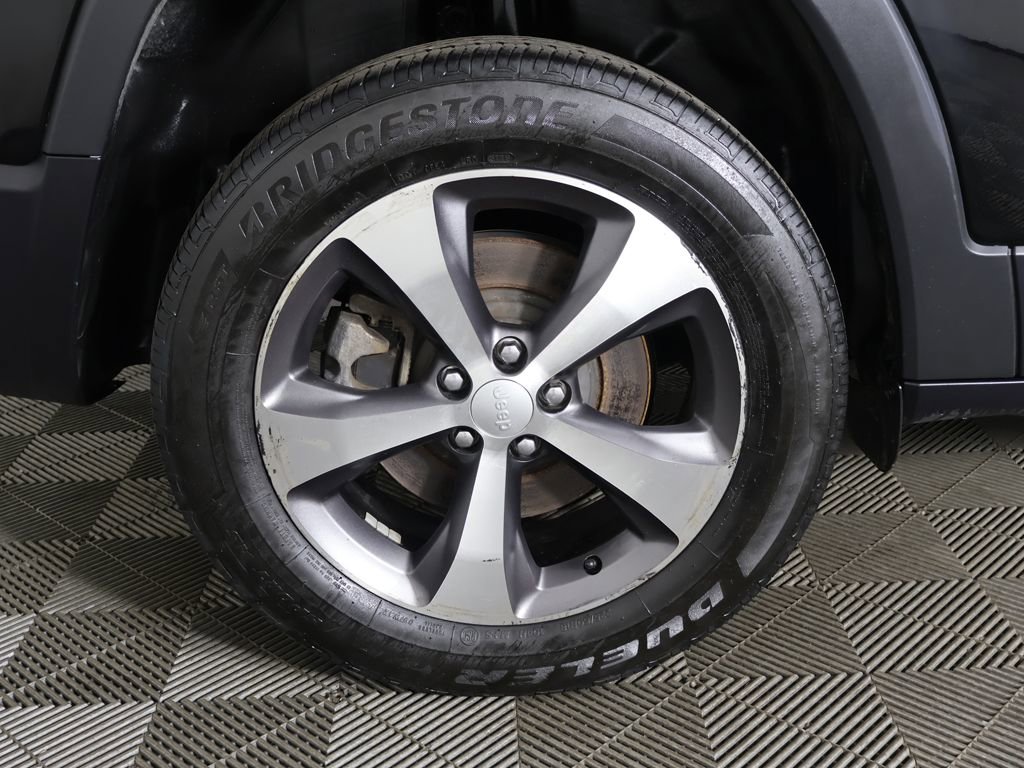 Used 2022 Jeep Cherokee Limited image 21