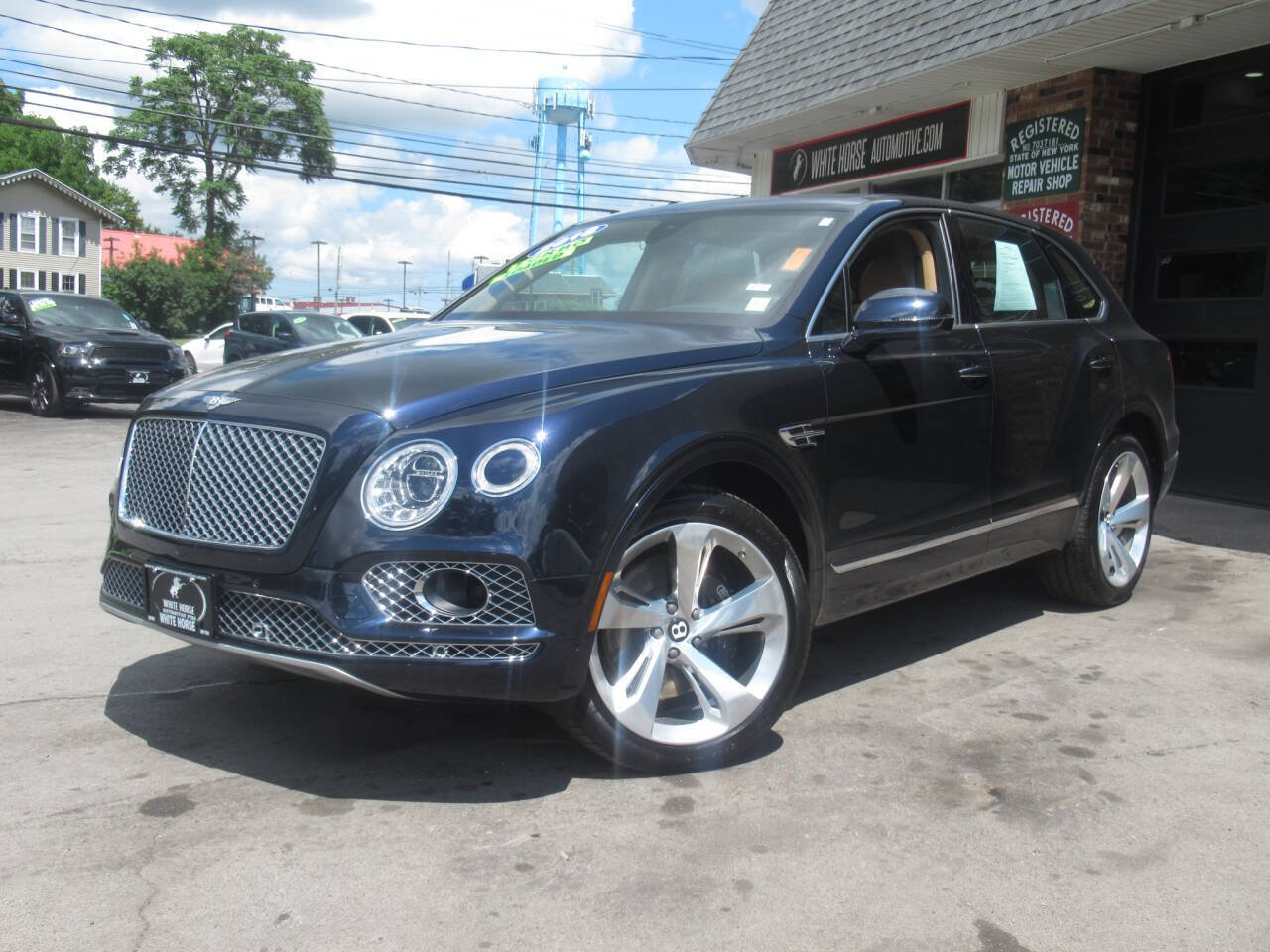 Used 2018 Bentley Bentayga AWD/4WD image 43