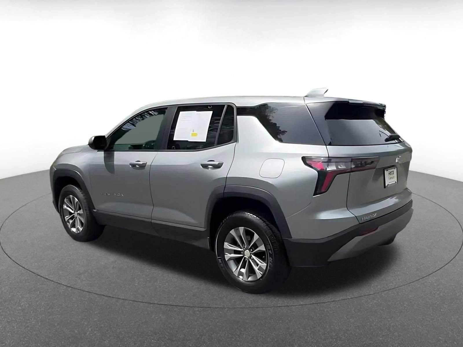 Used 2025 Chevrolet Equinox LT image 10