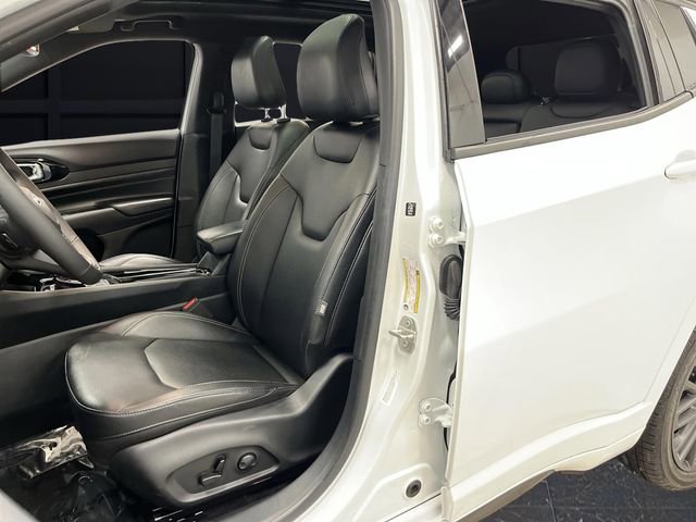 Used 2024 Jeep Compass Limited w/ High Altitude Package image 4