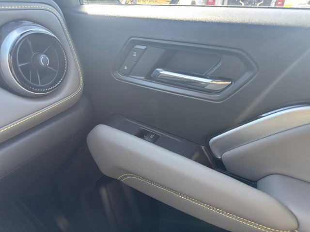 Used 2025 Chevrolet Colorado ZR2 w/ Midnight Edition image 14