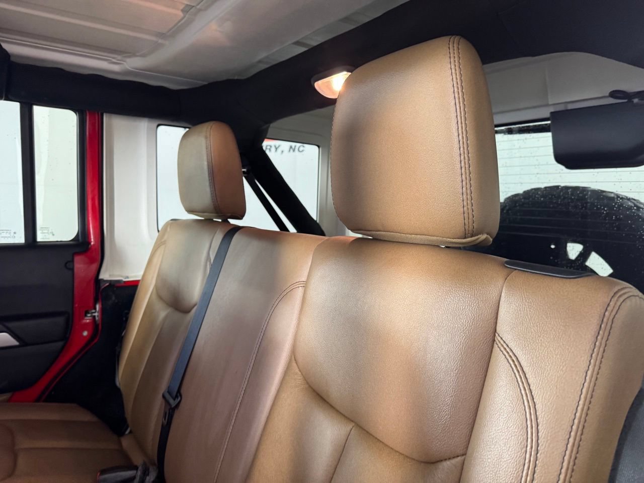 Used 2014 Jeep Wrangler Unlimited Sahara AWD/4WD image 11