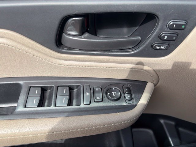 Used 2019 Honda Odyssey EX-L image 17
