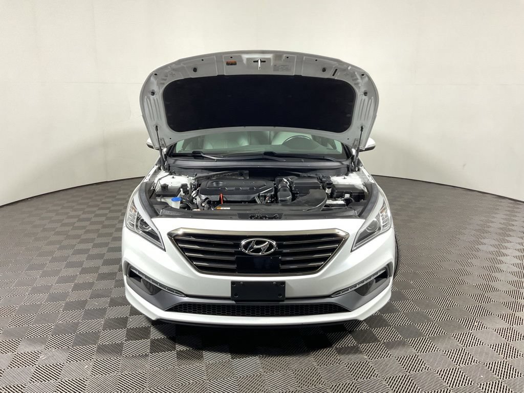 Used 2016 Hyundai Sonata Limited w/ Option Group 05 FWD image 11