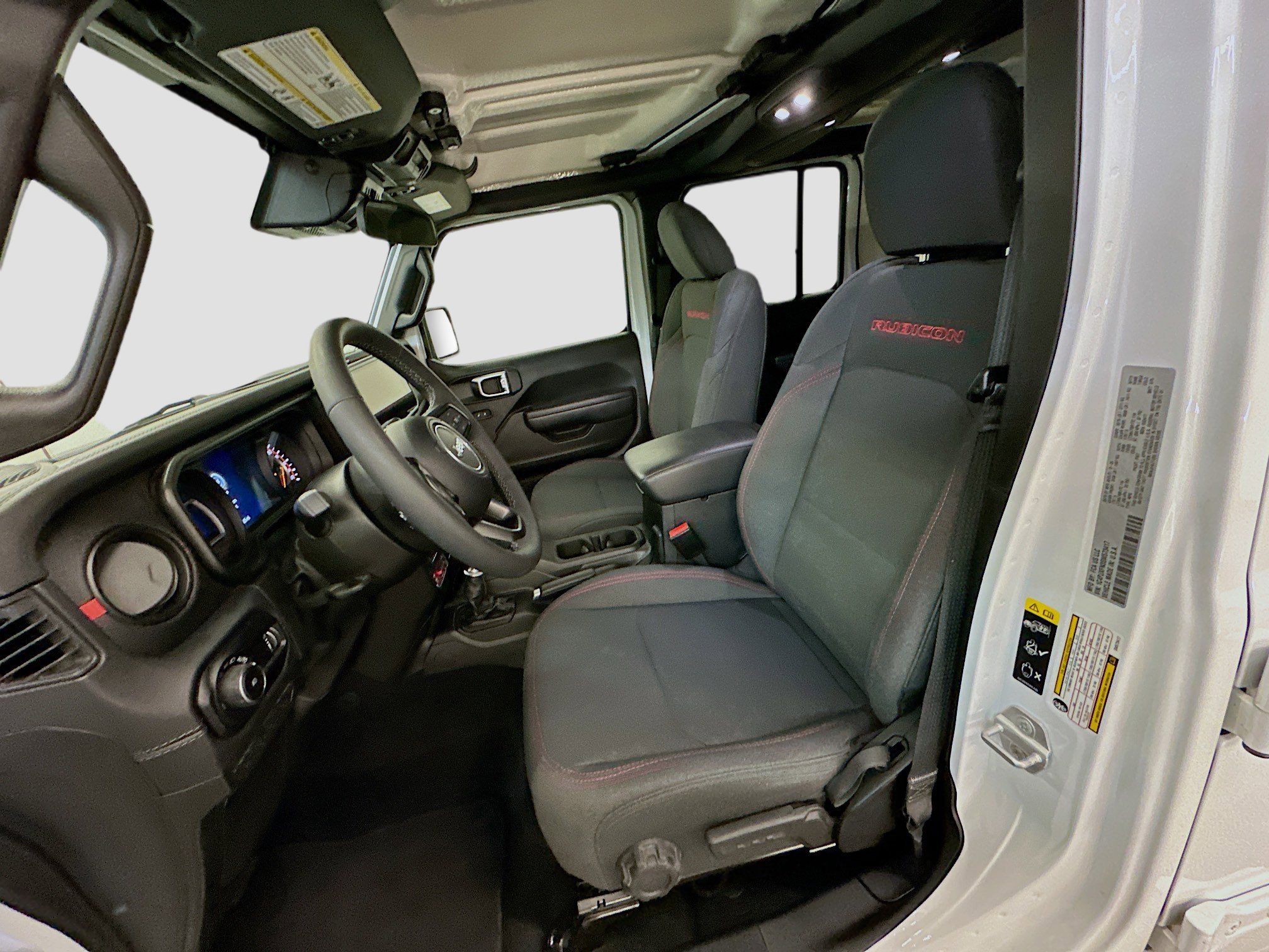 Used 2025 Jeep Wrangler Unlimited Rubicon image 13