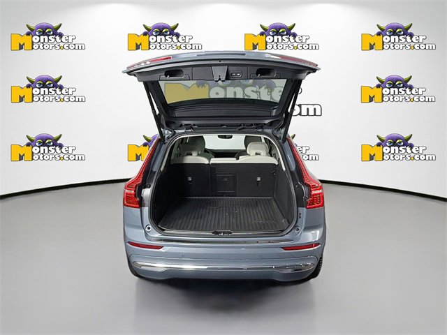 Used 2023 Volvo XC60 B5 Ultimate w/ Protection Package image 27