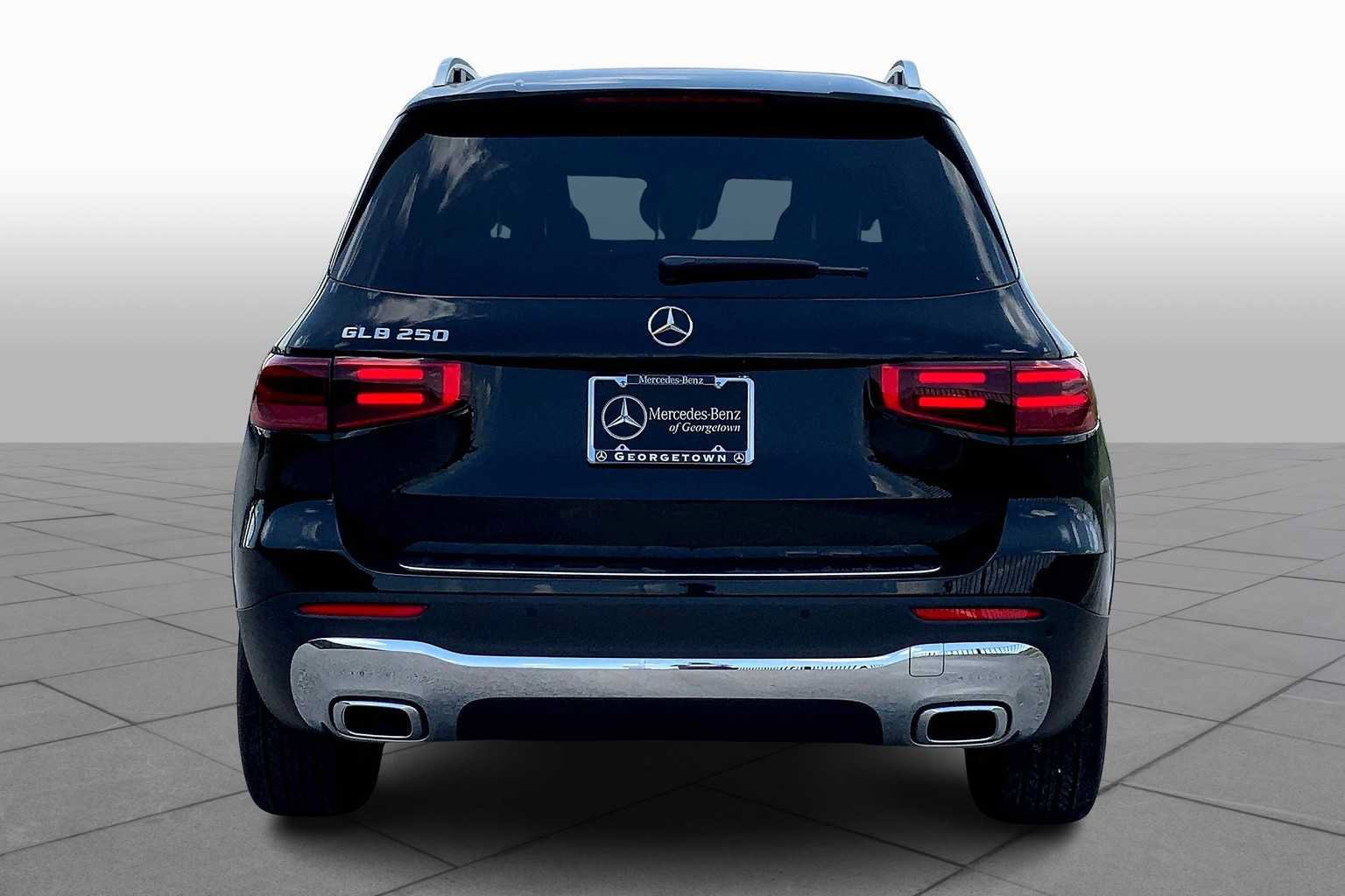Used 2025 Mercedes-Benz GLB 250 image 5