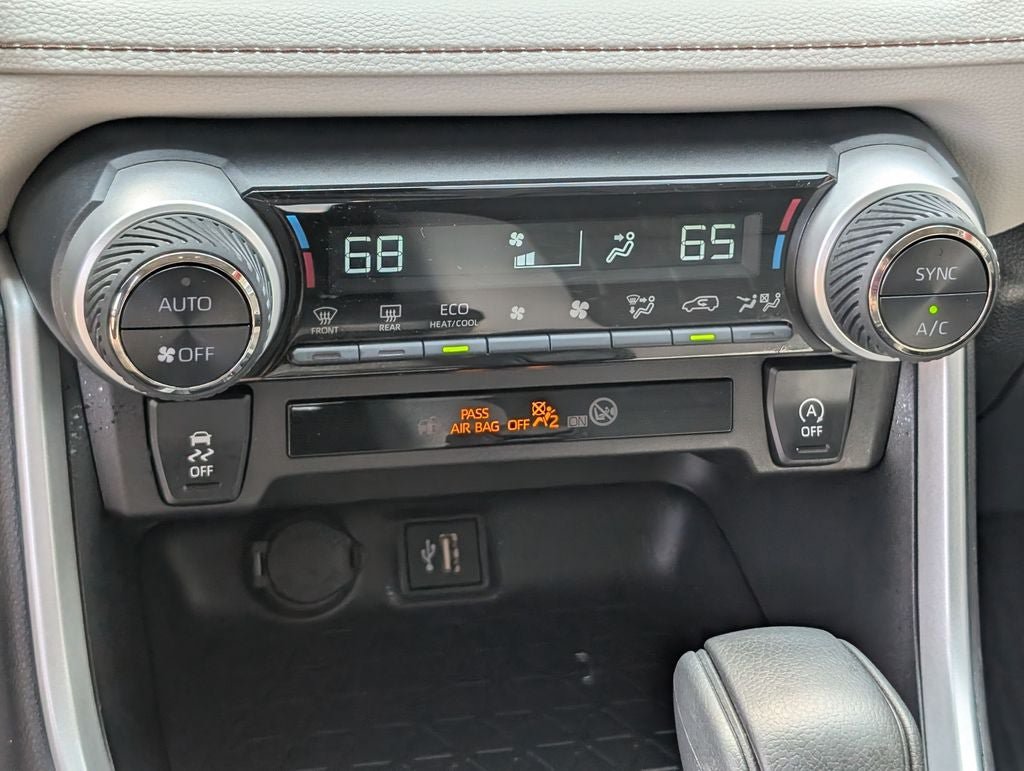 Certified 2025 Toyota RAV4 XLE AWD/4WD image 22