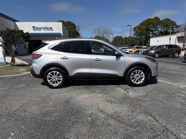 Used 2020 Ford Escape SE image 4