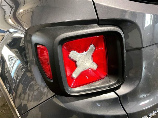 Used 2023 Jeep Renegade Latitude image 31