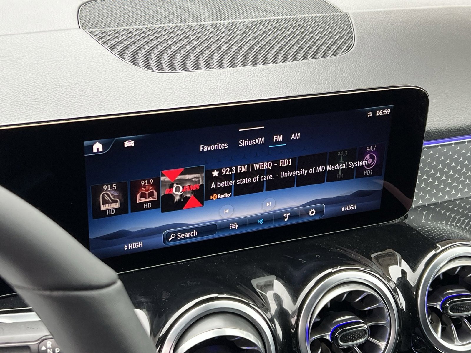 New 2026 Mercedes-Benz GLB 250 4MATIC image 16