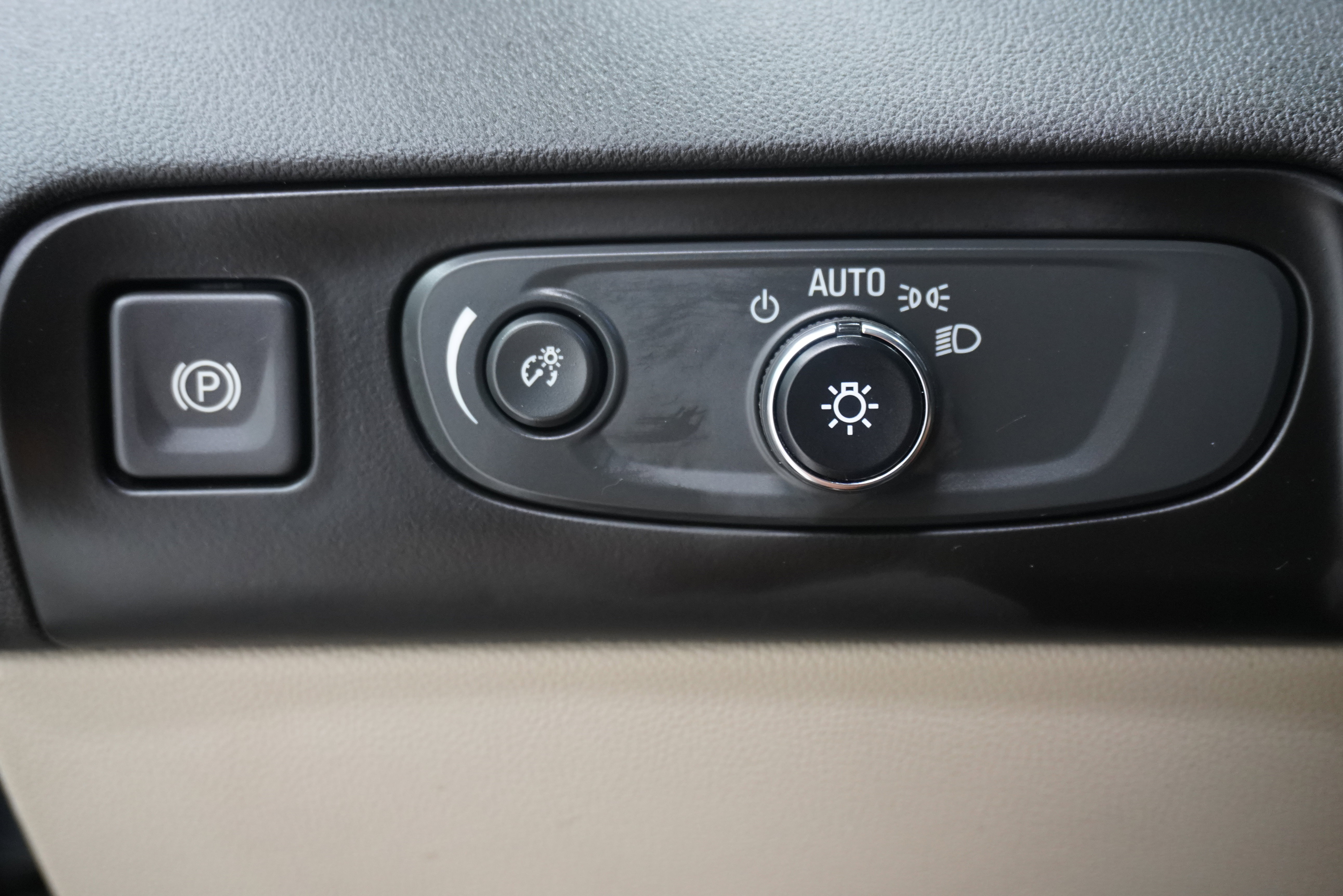 Used 2019 Buick Enclave Essence FWD image 25