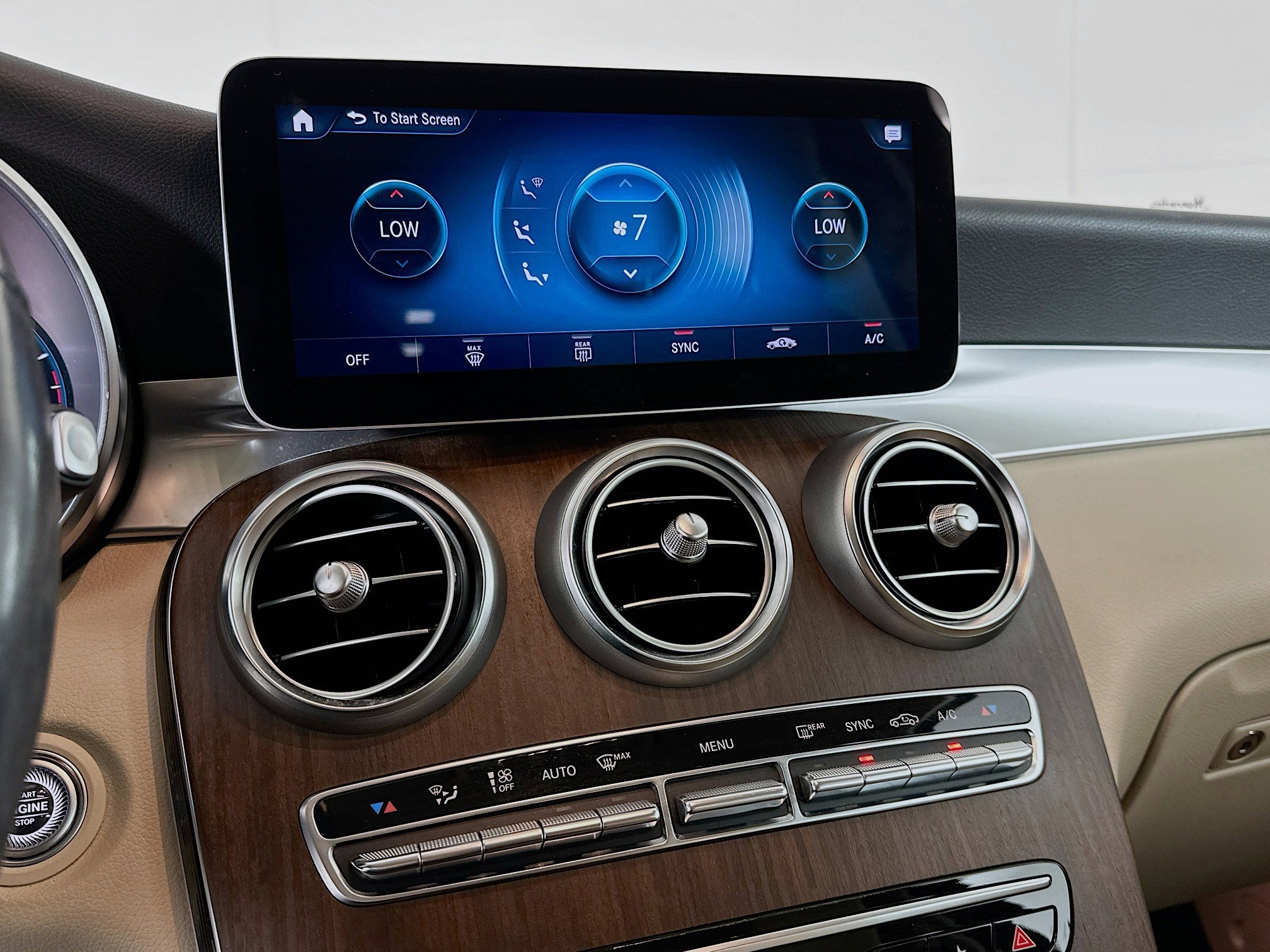 Used 2022 Mercedes-Benz GLC 300 4MATIC w/ Premium Package Lite image 23