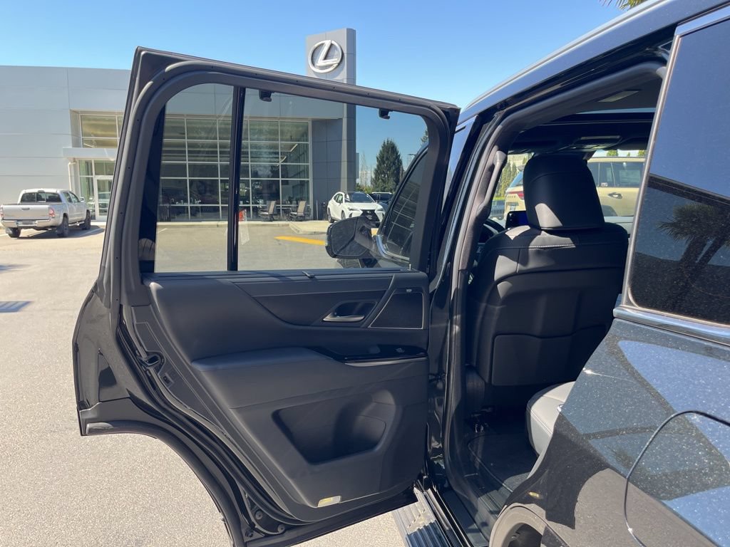New 2026 Lexus LX 700h Luxury w/ Accessory Package (Z1) AWD/4WD image 15