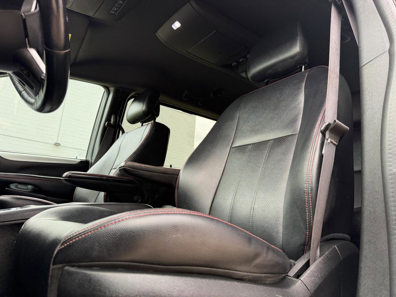 Used 2017 Dodge Grand Caravan GT w/ Safety Sphere Group FWD image 13