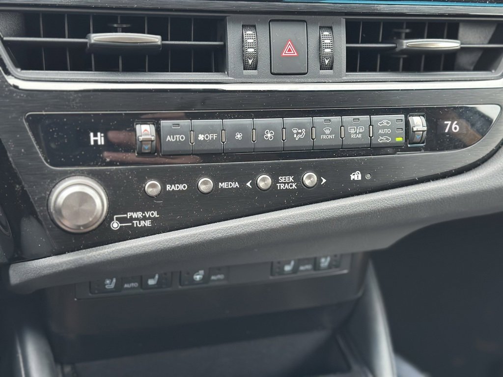 Certified 2023 Lexus ES 300h w/ Premium Package image 12