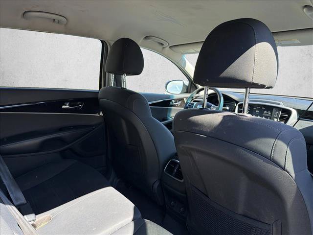 Used 2020 Kia Sorento FWD V6 image 29