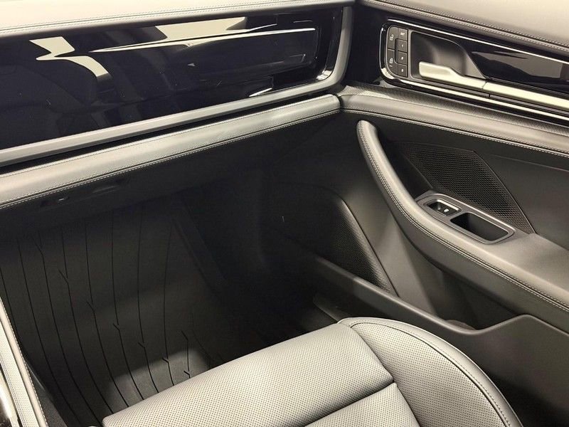 Certified 2026 Porsche Panamera 4 image 18