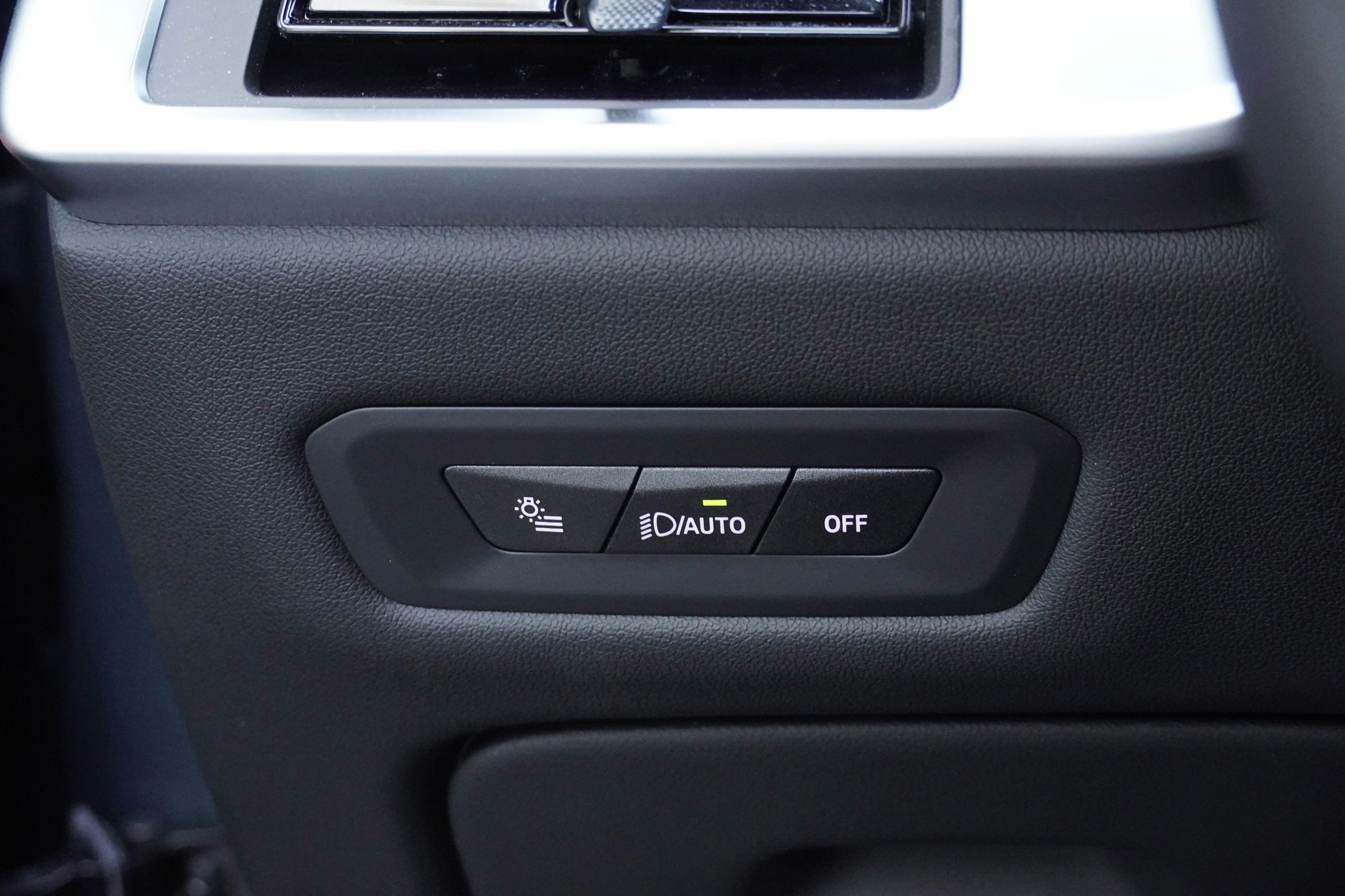 Certified 2025 BMW X5 xDrive40i w/ Climate Comfort Package image 17