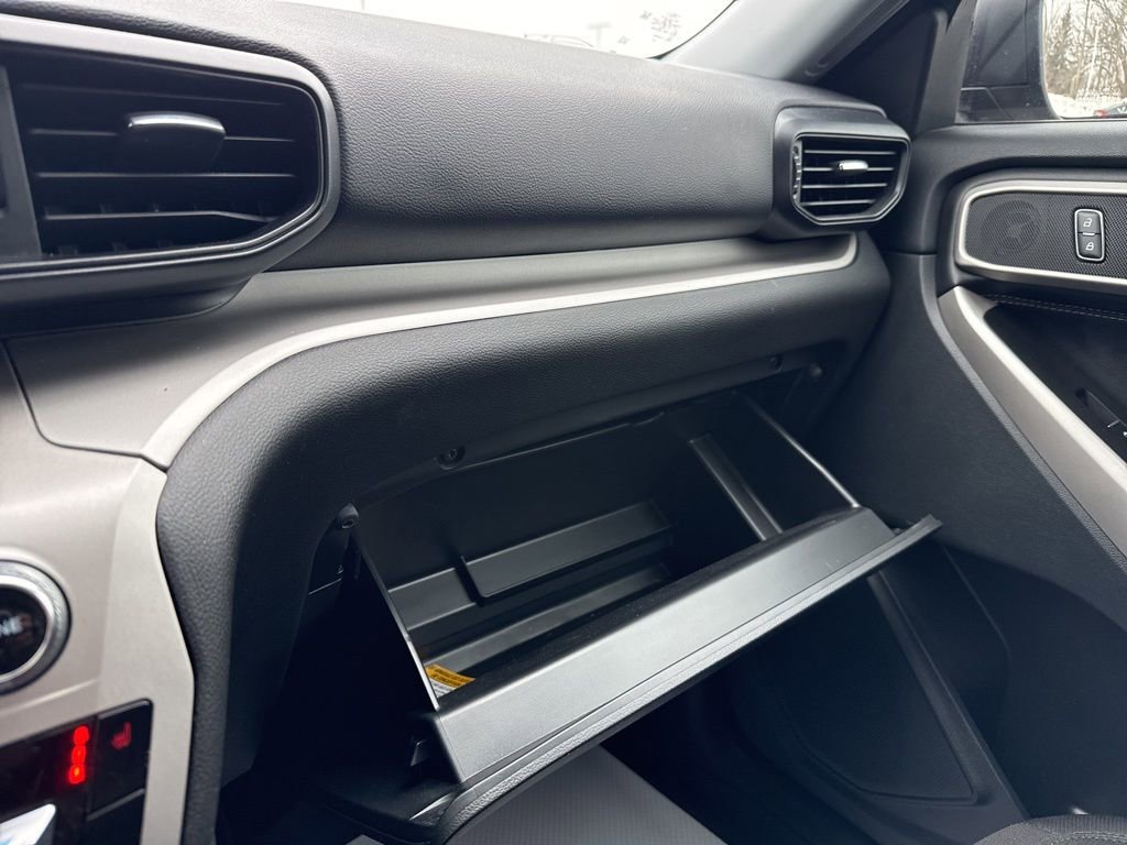 Used 2023 Ford Explorer XLT image 24