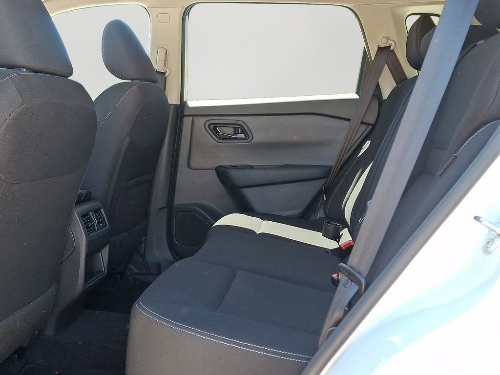 Used 2024 Nissan Rogue S AWD/4WD image 8
