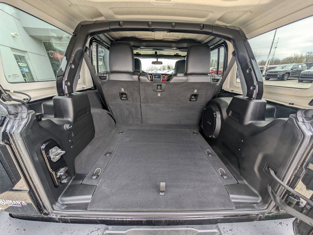 Used 2018 Jeep Wrangler Unlimited Rubicon AWD/4WD image 16
