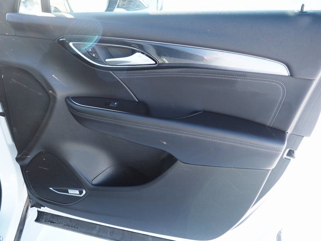 Used 2025 Buick Envision Preferred image 34