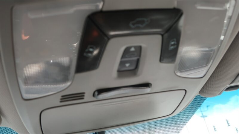 Used 2017 Toyota Sienna SE Premium FWD image 25