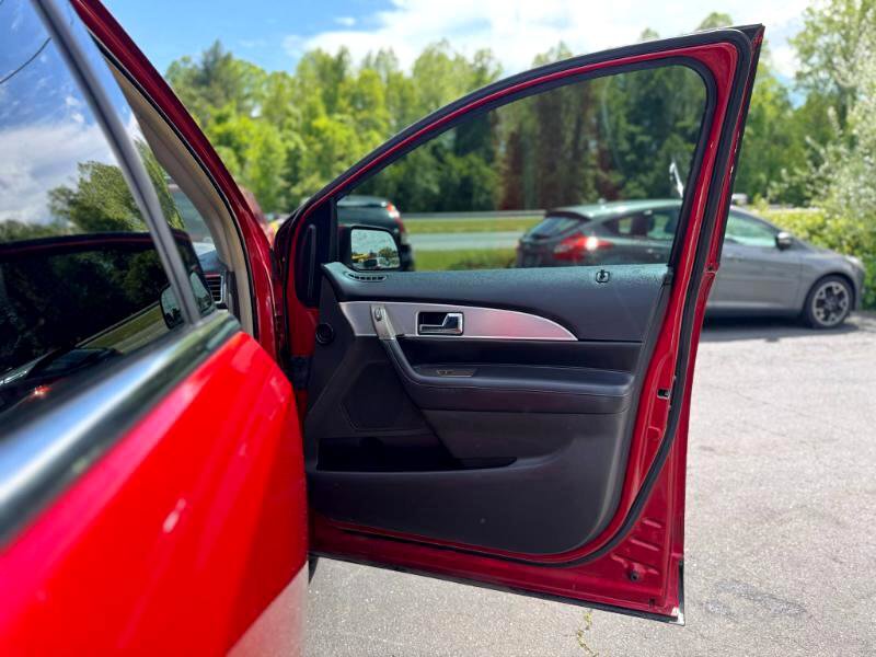 Used 2012 Lincoln MKX AWD image 13