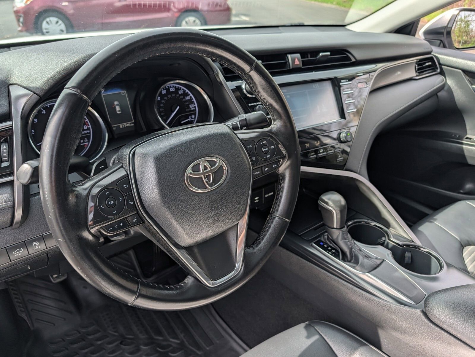 Used 2019 Toyota Camry SE image 25