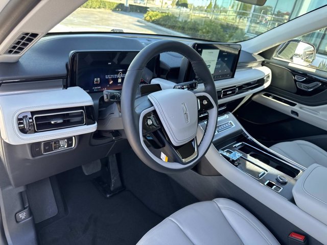 New 2026 Lincoln Aviator 2WD image 14