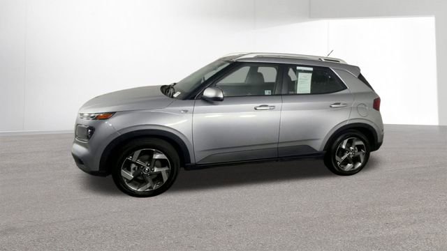 Used 2025 Hyundai Venue SEL image 5