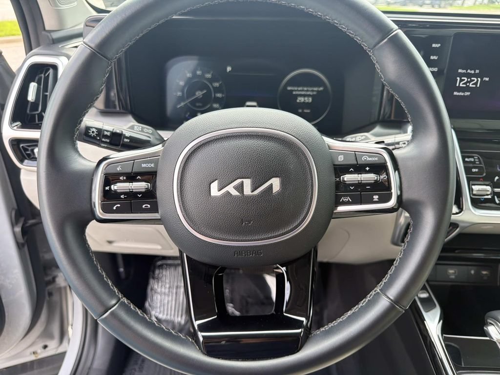 Used 2023 Kia Sorento SX AWD/4WD image 10