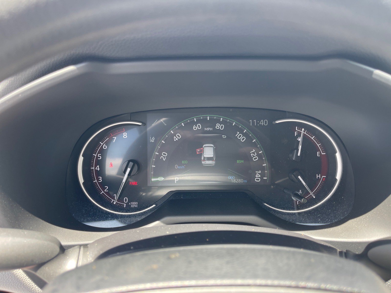 Used 2025 Toyota RAV4 XLE w/ Convenience Package FWD image 4