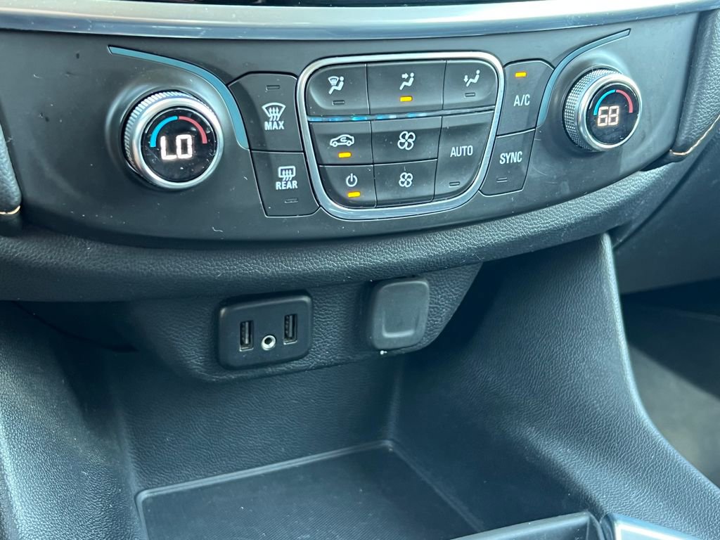 Used 2019 Chevrolet Traverse LT image 23